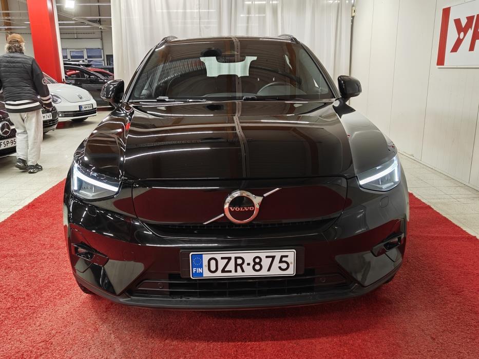 VOLVO XC40 2023