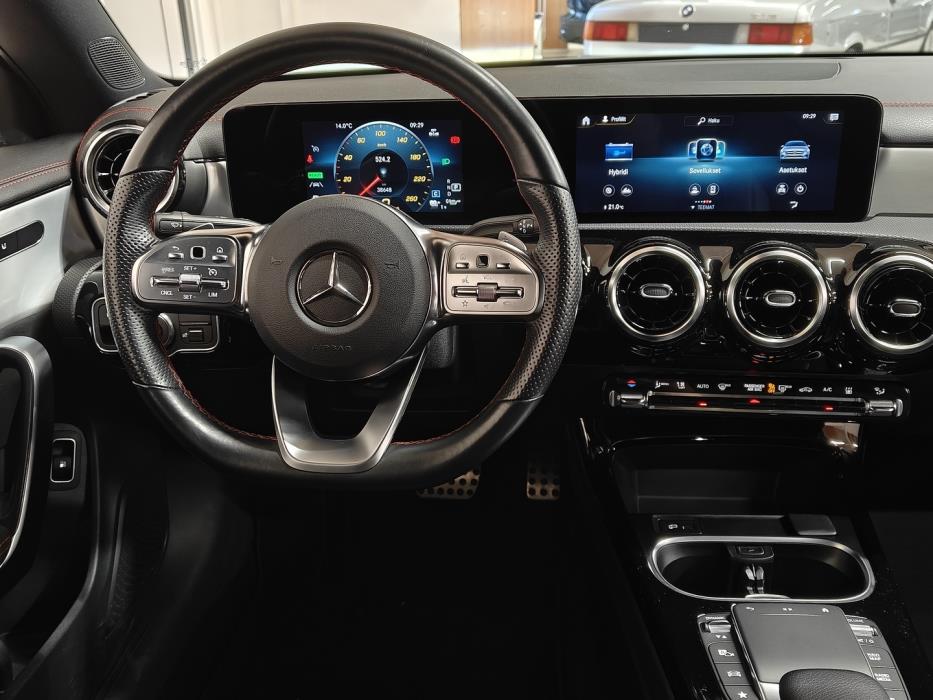 MERCEDES-BENZ CLA 2023