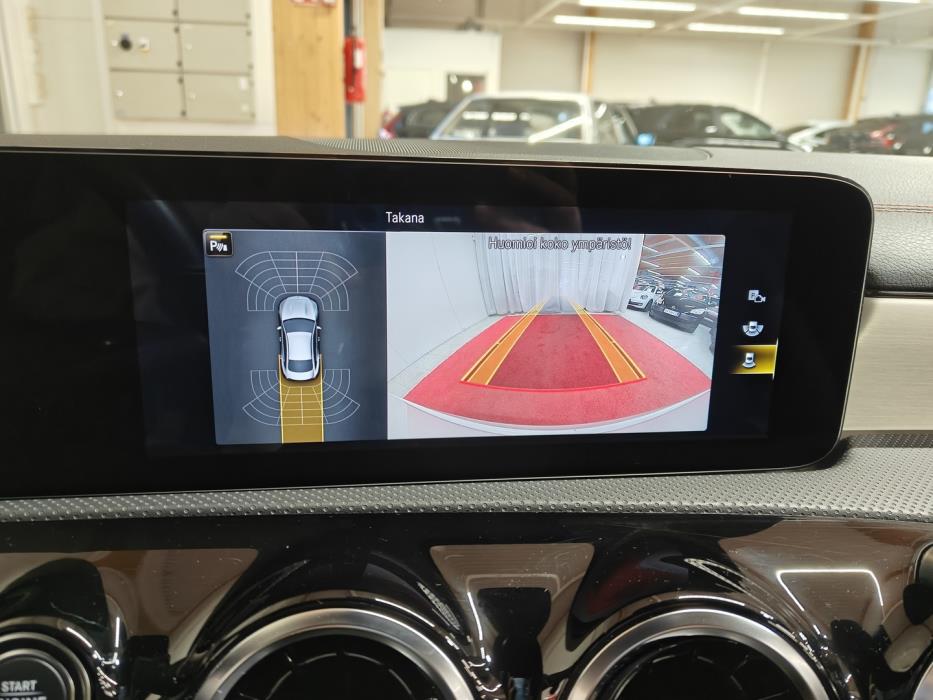 MERCEDES-BENZ CLA 2023