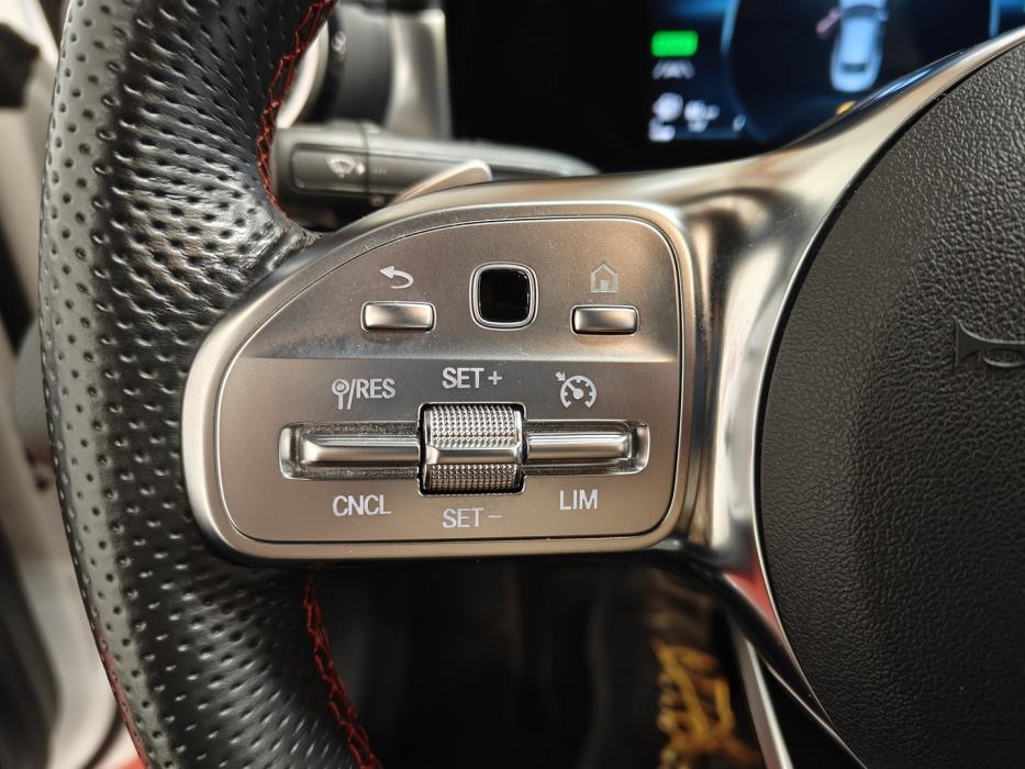 MERCEDES-BENZ CLA 2023