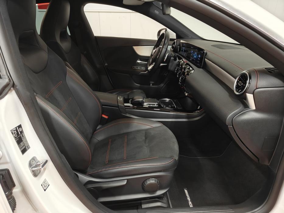 MERCEDES-BENZ CLA 2023