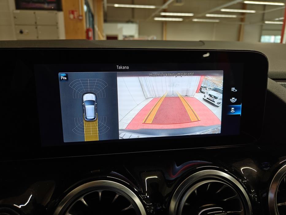 MERCEDES-BENZ EQA 2023