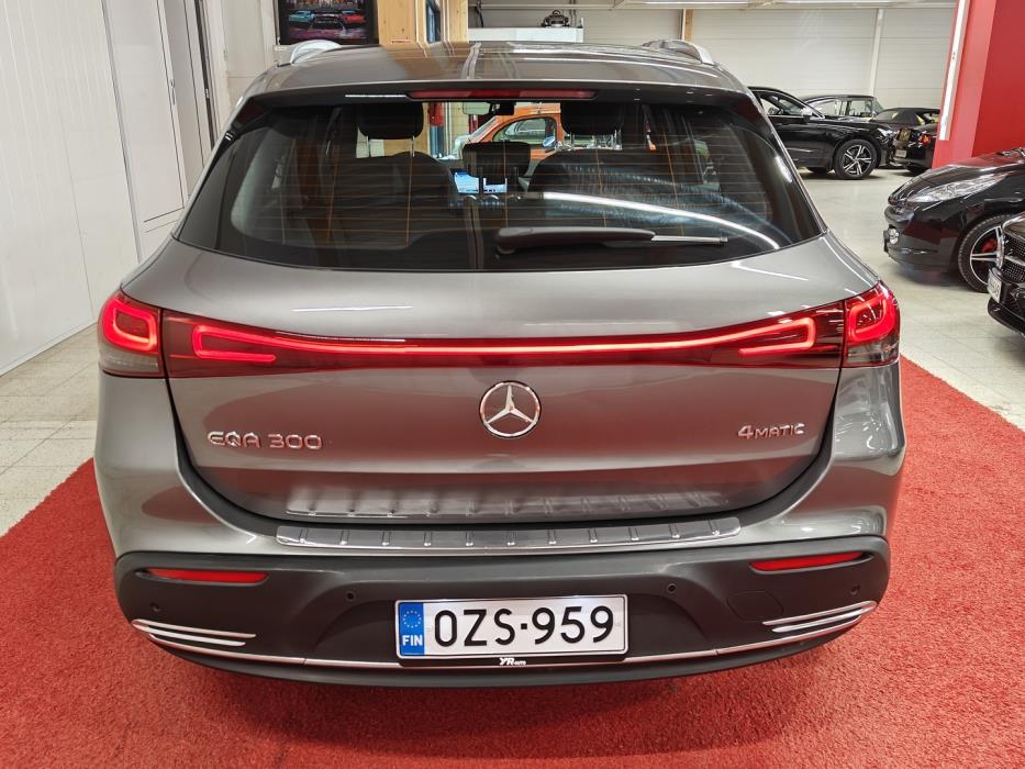 MERCEDES-BENZ EQA 2023