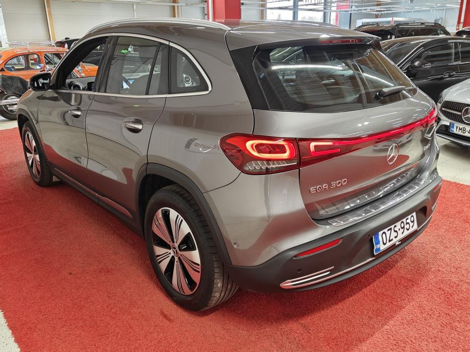 MERCEDES-BENZ EQA 2023