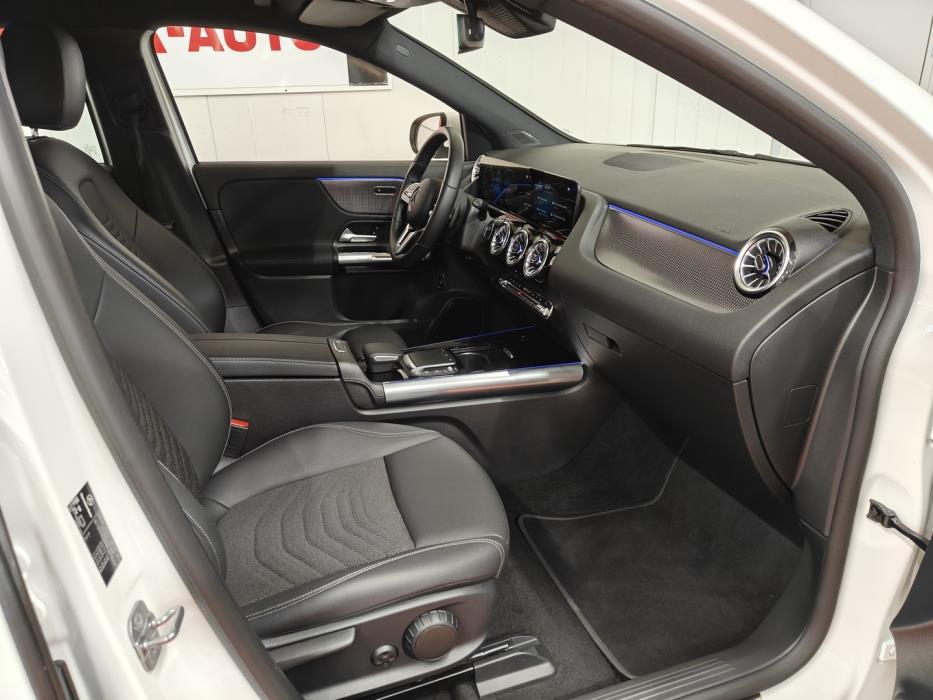 MERCEDES-BENZ EQA 2023