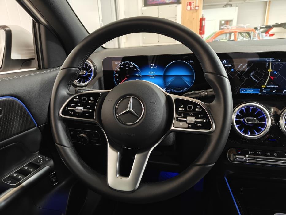 MERCEDES-BENZ EQA 2023
