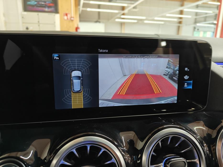 MERCEDES-BENZ EQA 2023