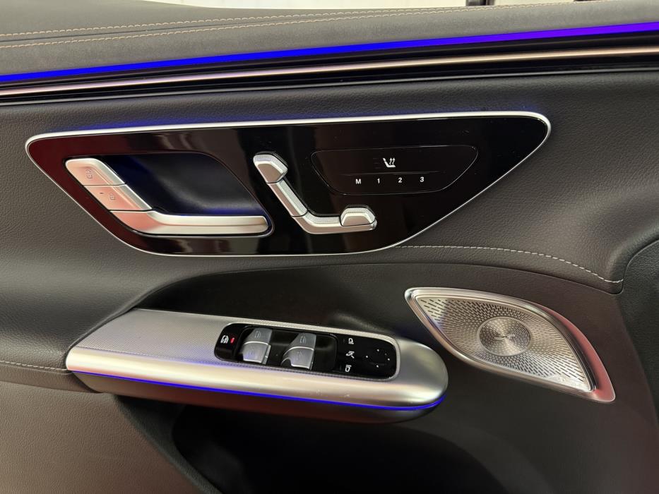 MERCEDES-BENZ EQE SUV 2023