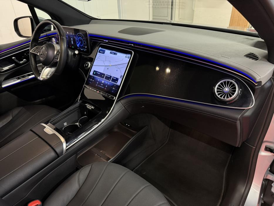 MERCEDES-BENZ EQE SUV 2023