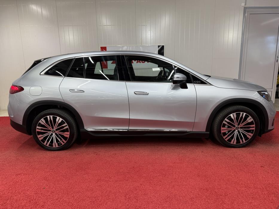 MERCEDES-BENZ EQE SUV 2023