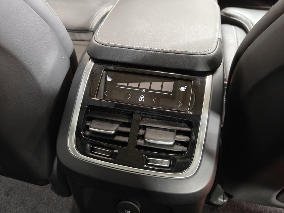 VOLVO XC90 2023