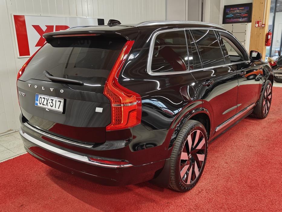 VOLVO XC90 2023