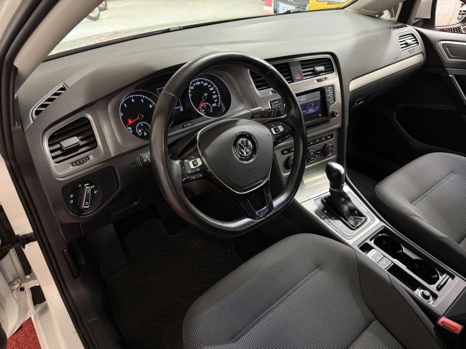 VOLKSWAGEN Golf 2015