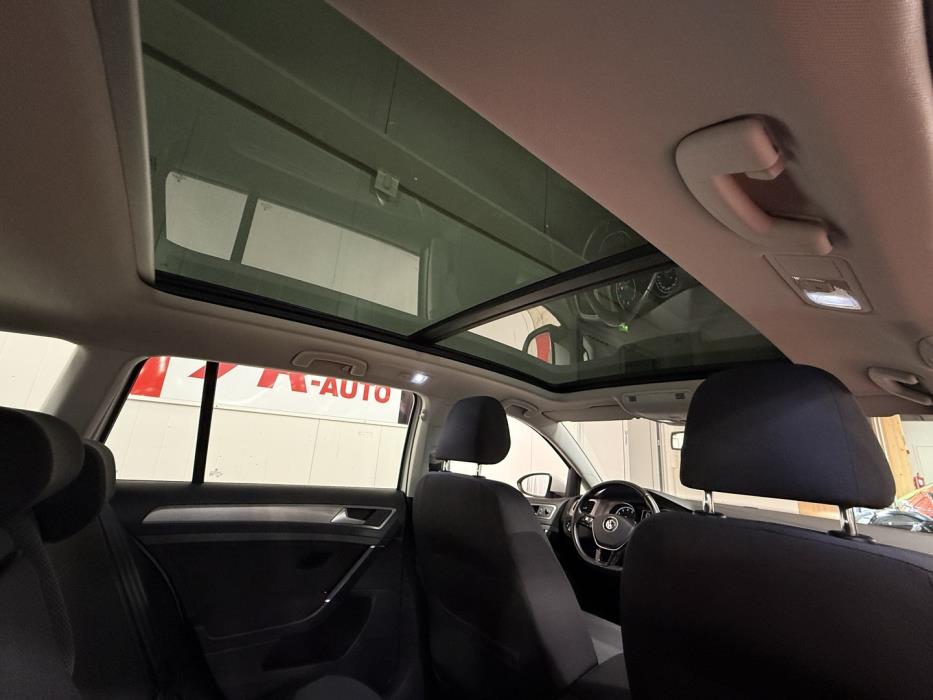 VOLKSWAGEN Golf 2015