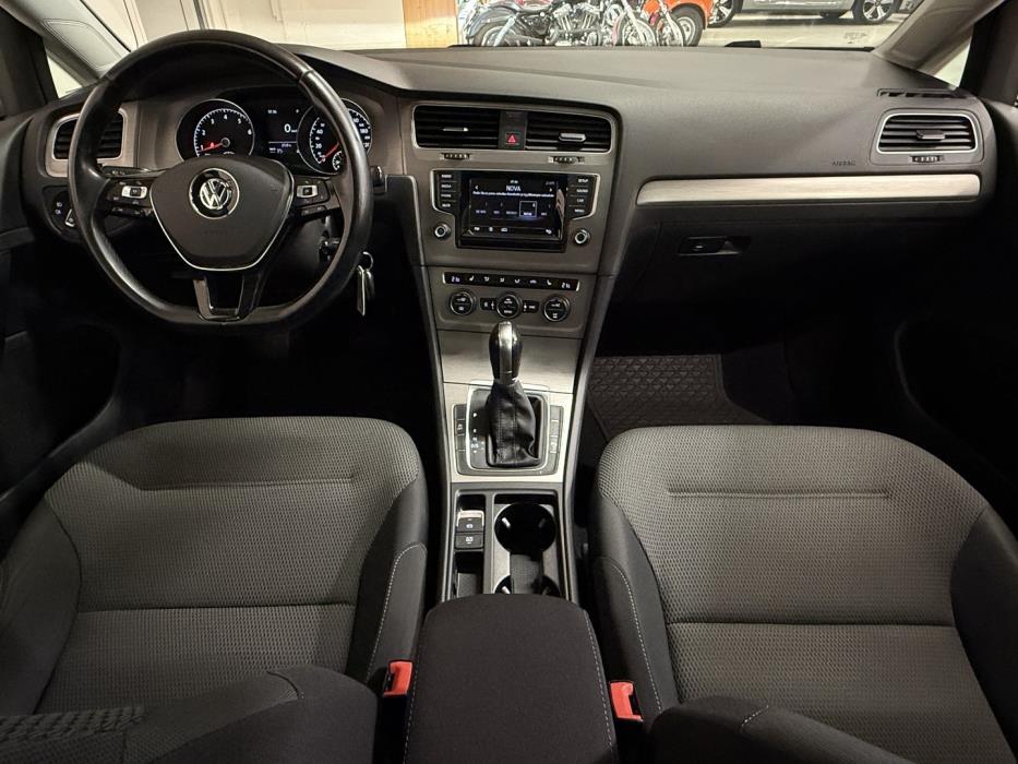 VOLKSWAGEN Golf 2015