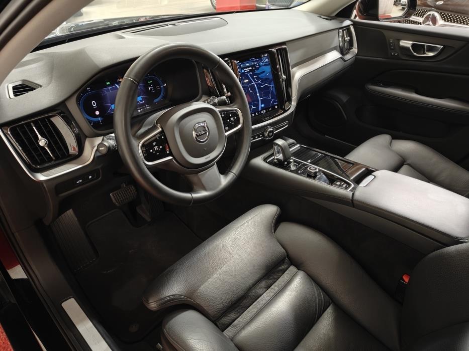 VOLVO V60 2023