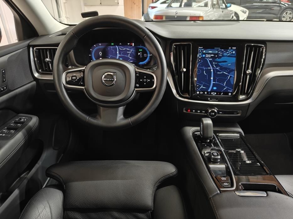 VOLVO V60 2023