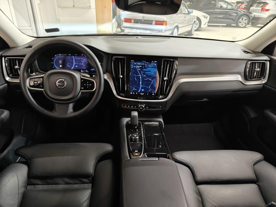 VOLVO V60 2023