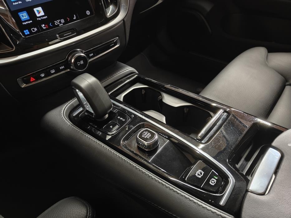 VOLVO V60 2023