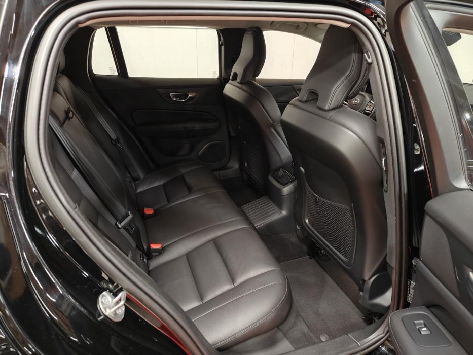 VOLVO V60 2023