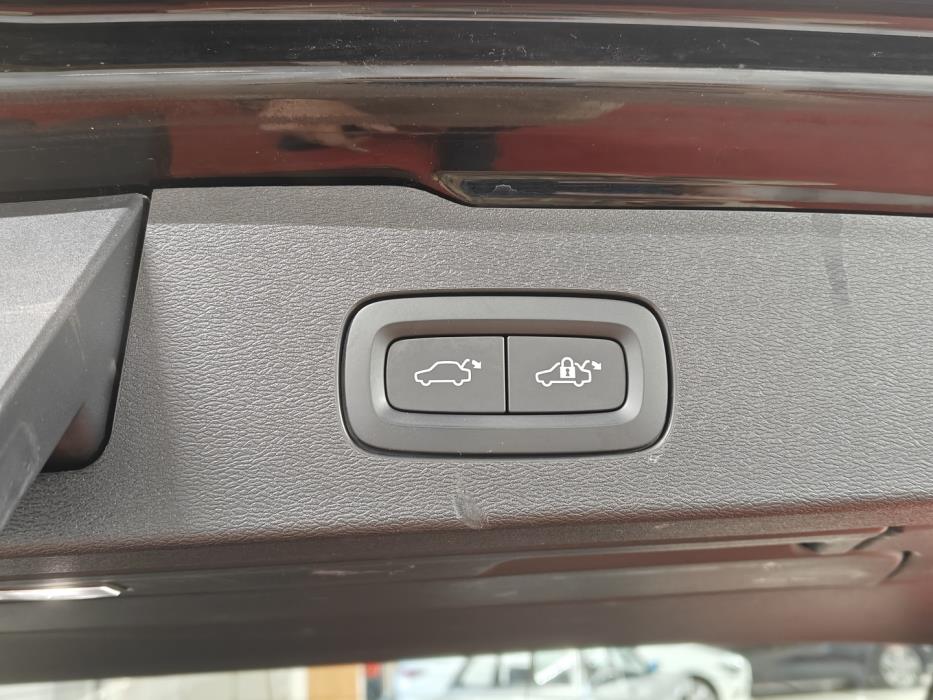 VOLVO V60 2023