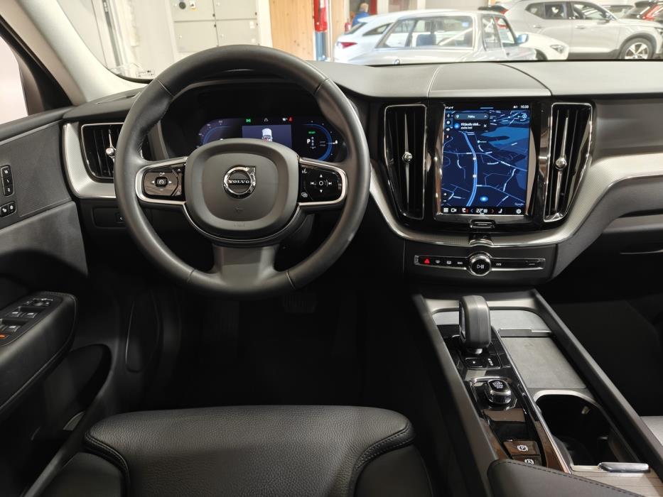 VOLVO XC60 2023