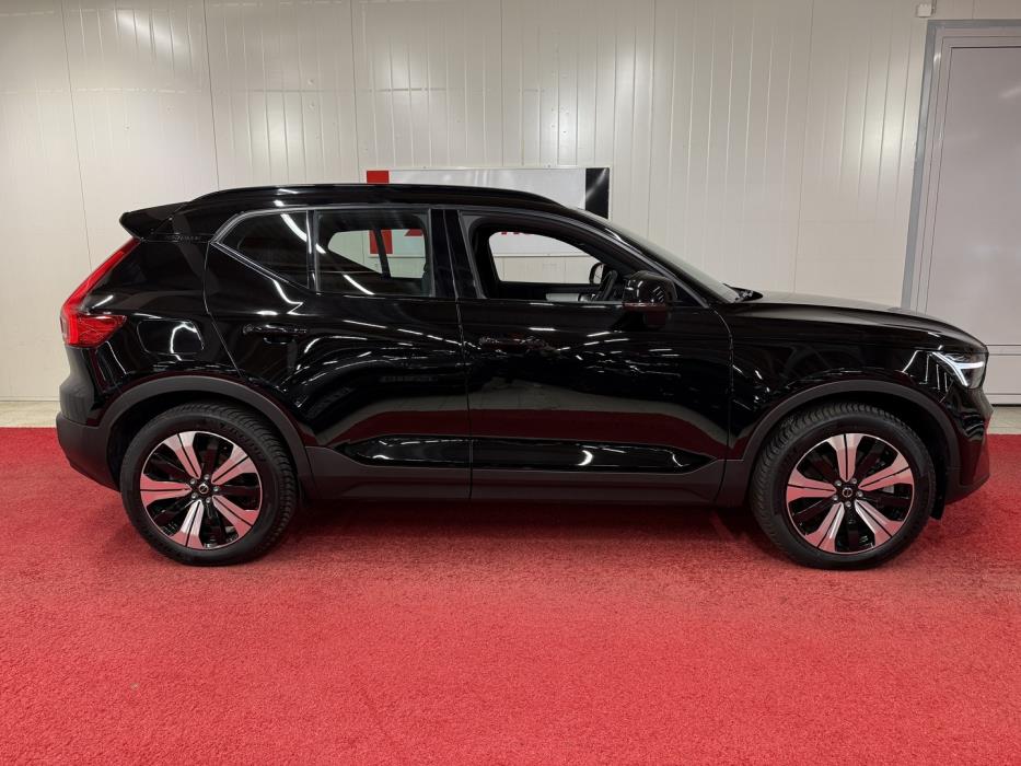VOLVO XC40 2023