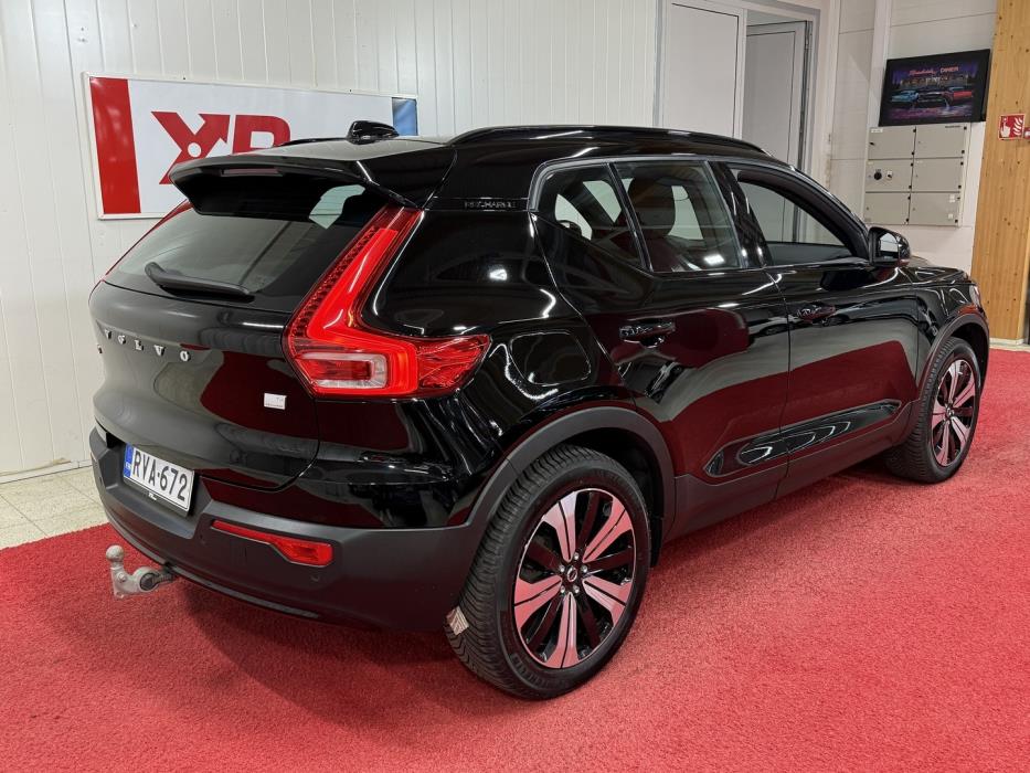 VOLVO XC40 2023