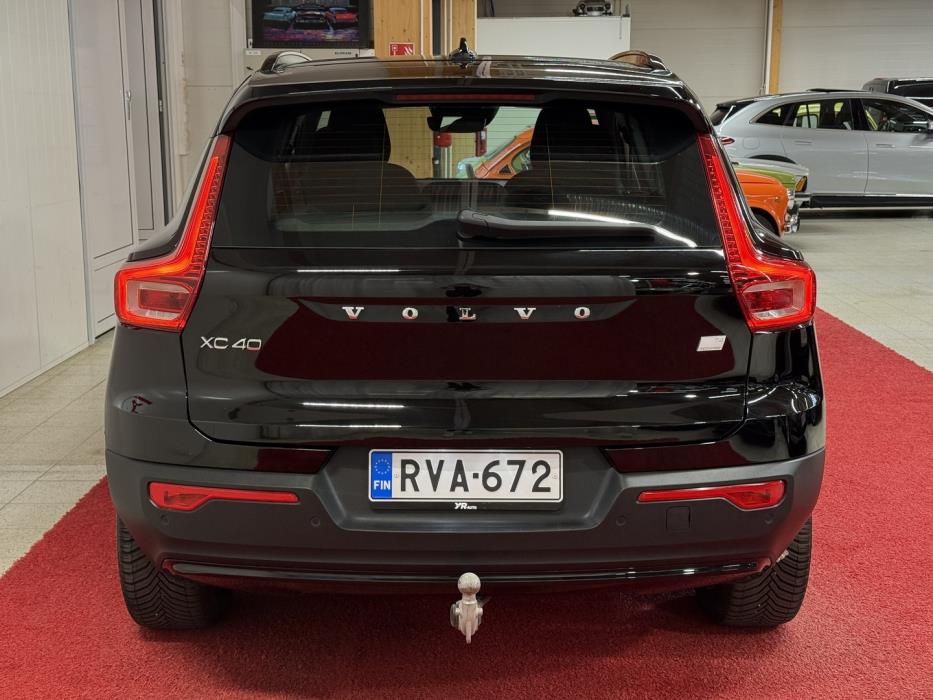 VOLVO XC40 2023