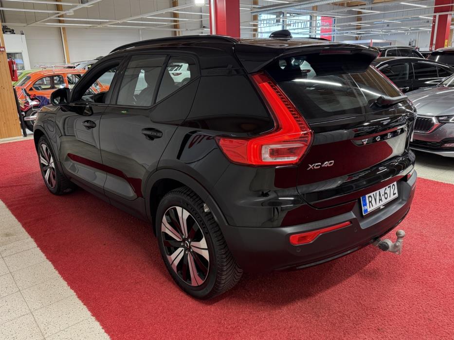 VOLVO XC40 2023