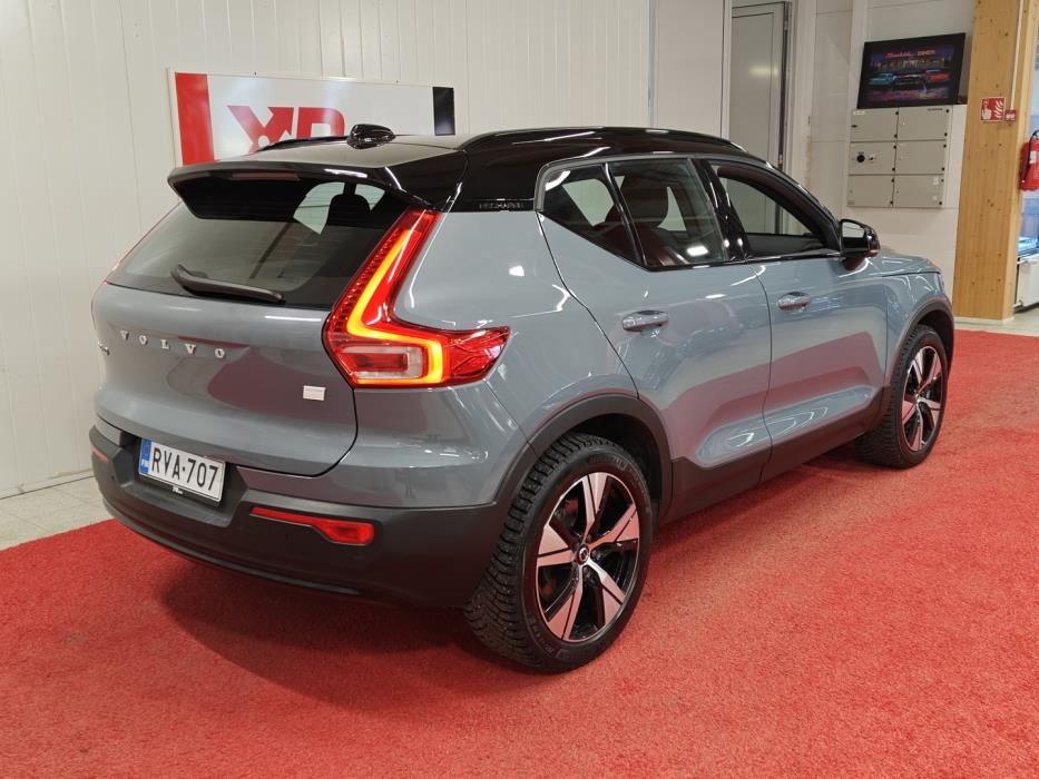 VOLVO XC40 2023