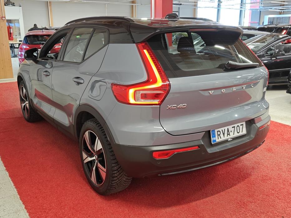 VOLVO XC40 2023