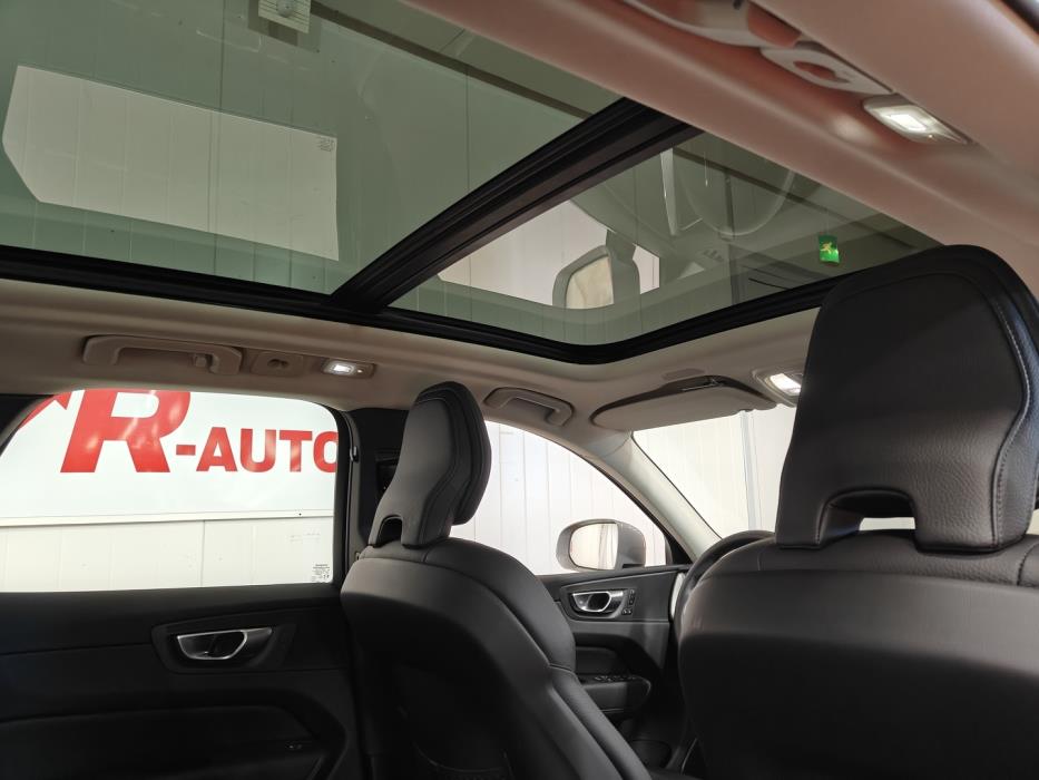 VOLVO XC60 2024