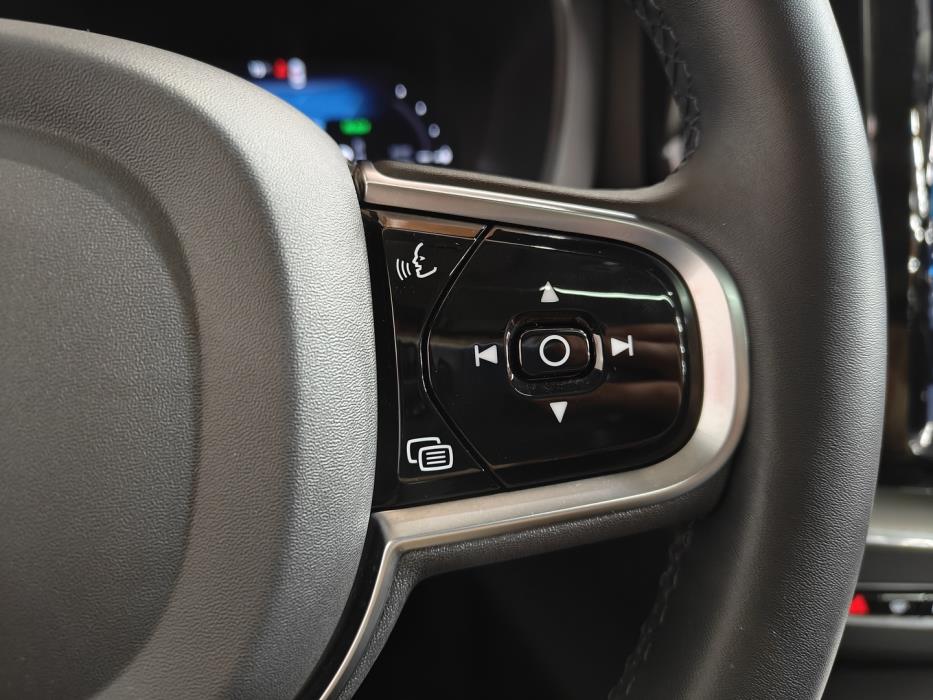 VOLVO XC60 2024
