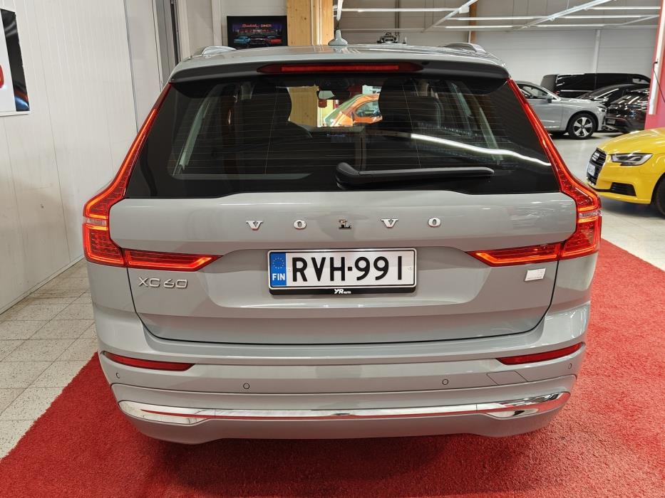 VOLVO XC60 2024