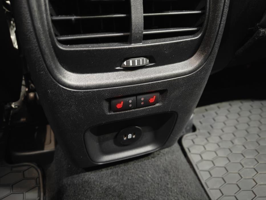 FORD Kuga 2025