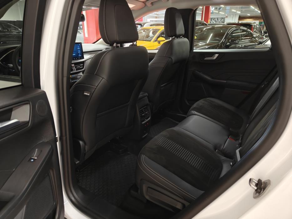 FORD Kuga 2025