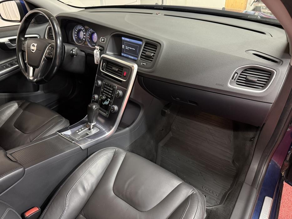 VOLVO V60 2012
