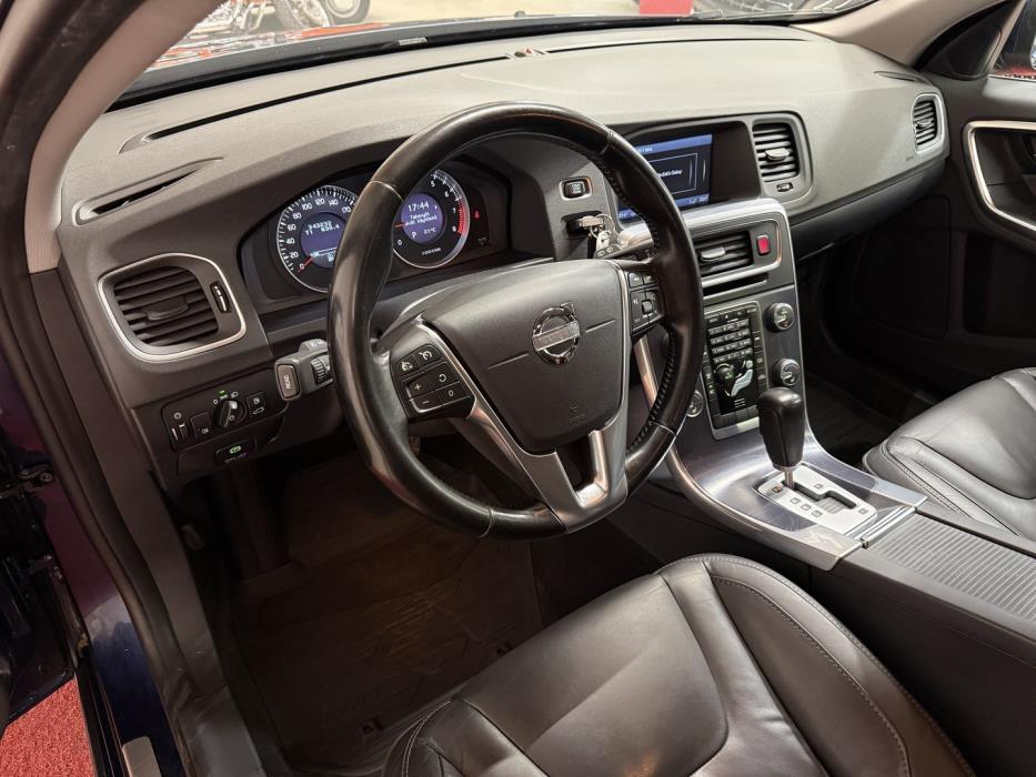 VOLVO V60 2012