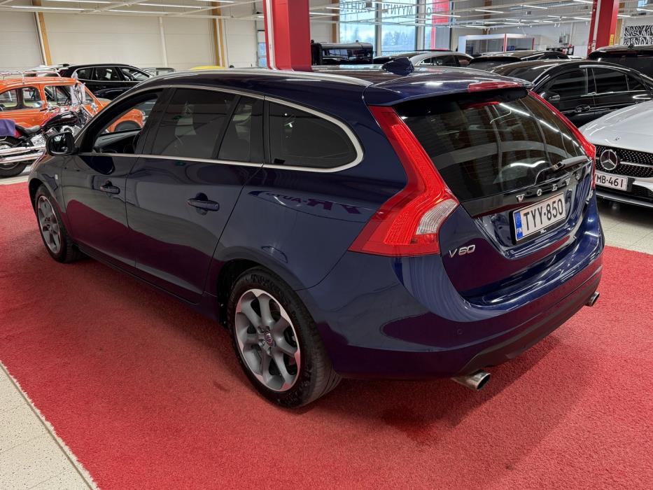 VOLVO V60 2012