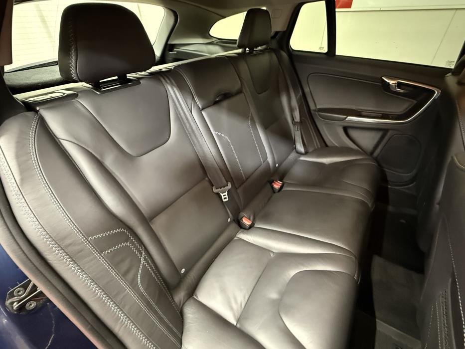 VOLVO V60 2012