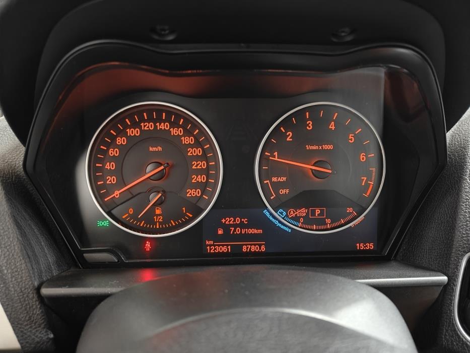 BMW 118 2015
