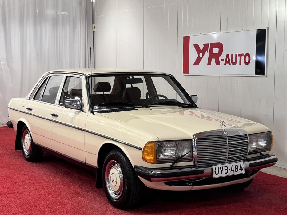 MERCEDES-BENZ 200 1984