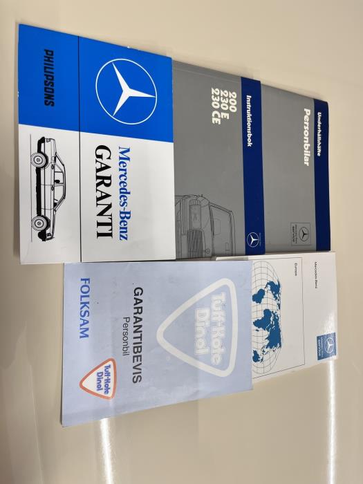 MERCEDES-BENZ 200 1984