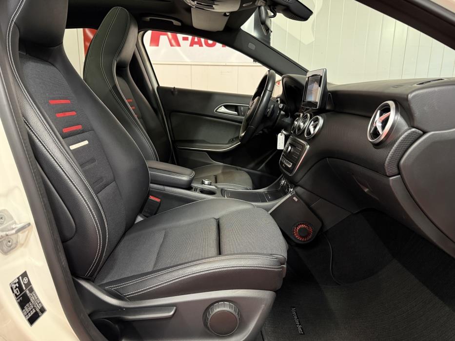 MERCEDES-BENZ A 2016