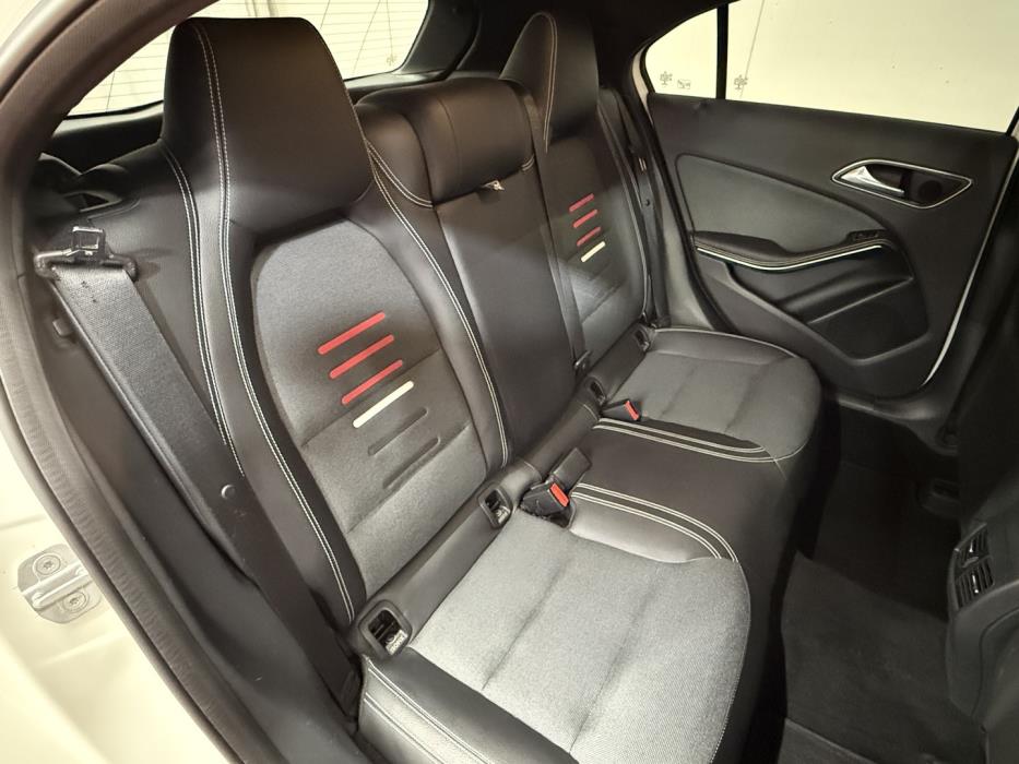 MERCEDES-BENZ A 2016