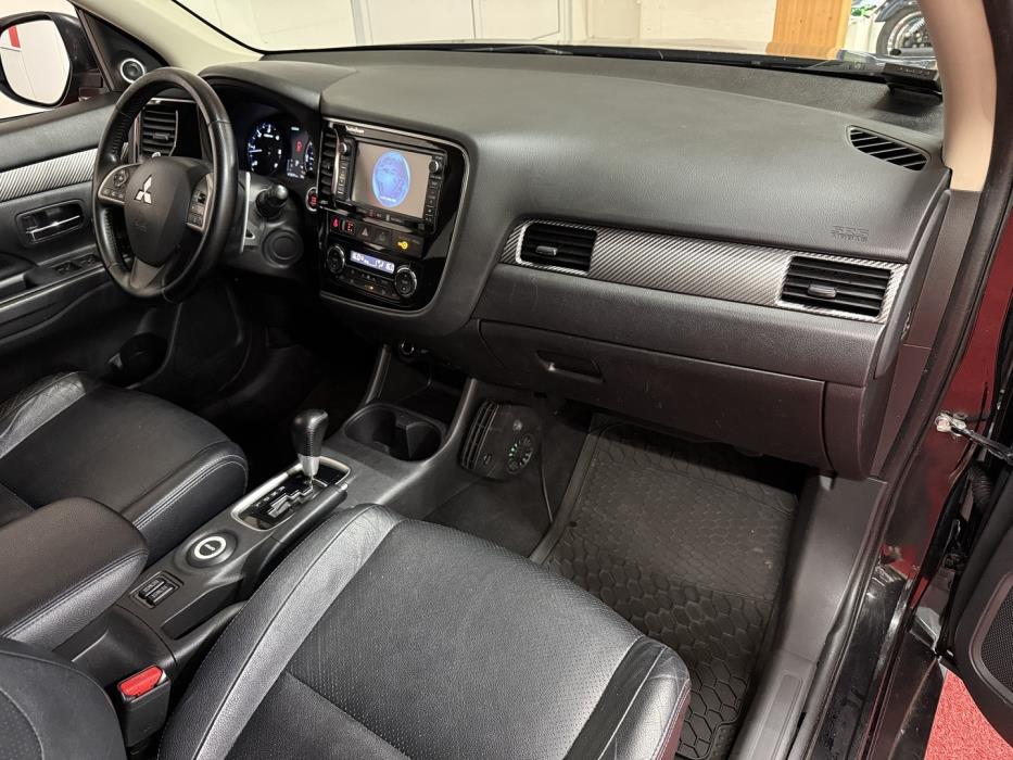 MITSUBISHI Outlander 2012