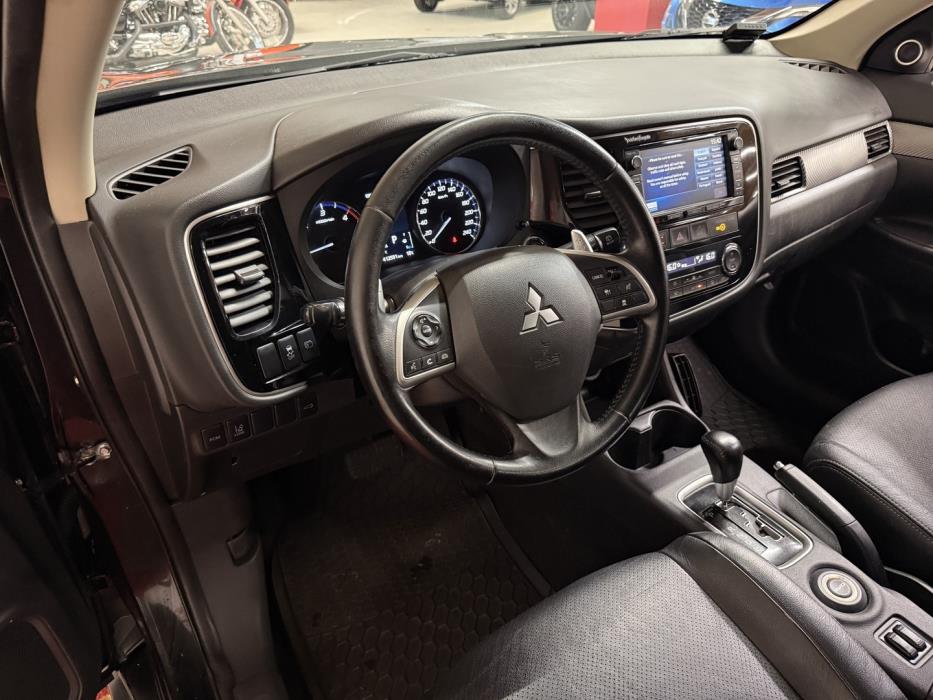 MITSUBISHI Outlander 2012