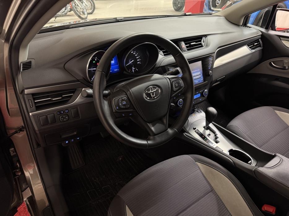 TOYOTA Avensis 2018