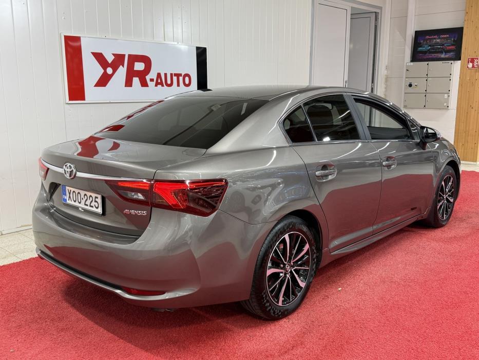 TOYOTA Avensis 2018